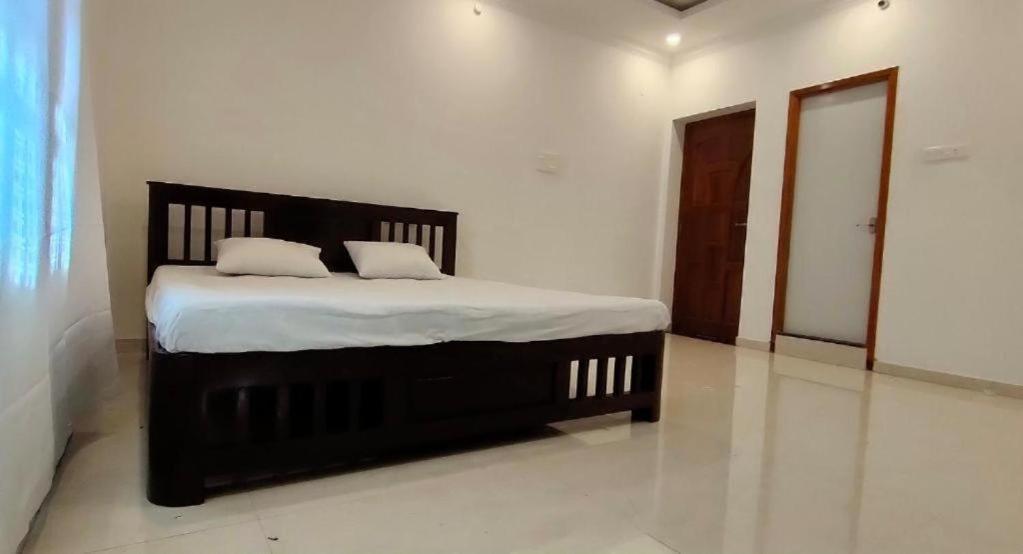 La Bay Luxury Beach Bungalow Пондичерри Экстерьер фото